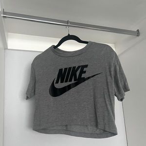 Nike cropped tee